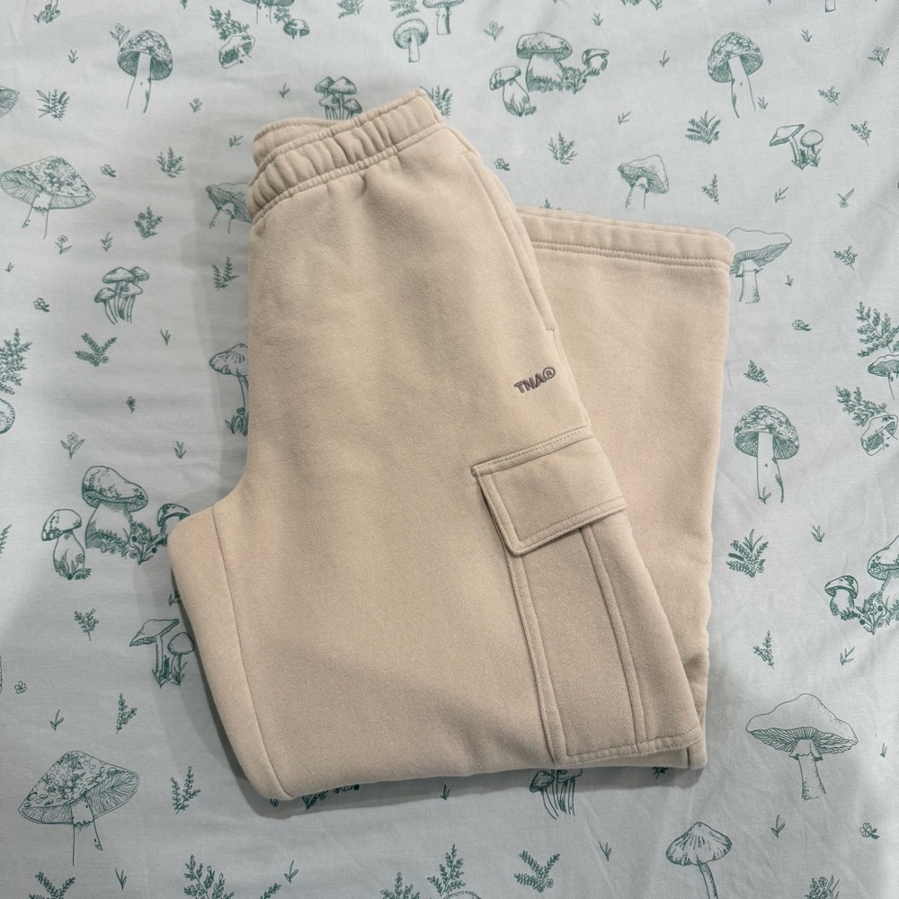Aritzia Tna Cozy Fleece Mega Cargo Sweatpant